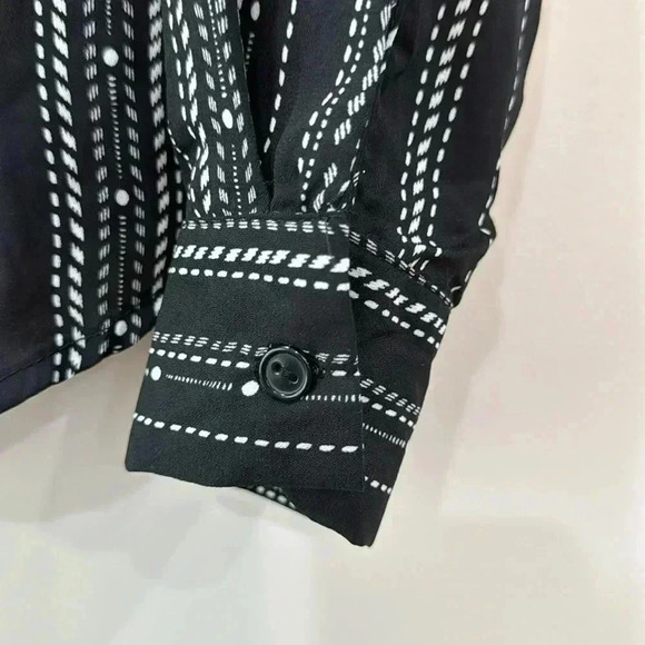 No Frills Tie Collar Black and White Blouse - Size M - Picture 6 of 13